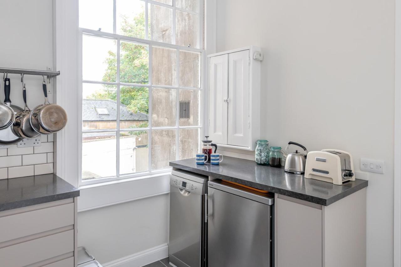 Spacious Maisonette With Parking - 10 Mins Walk From Bath Abbey - 2 Bed & 2 Bath Exterior photo